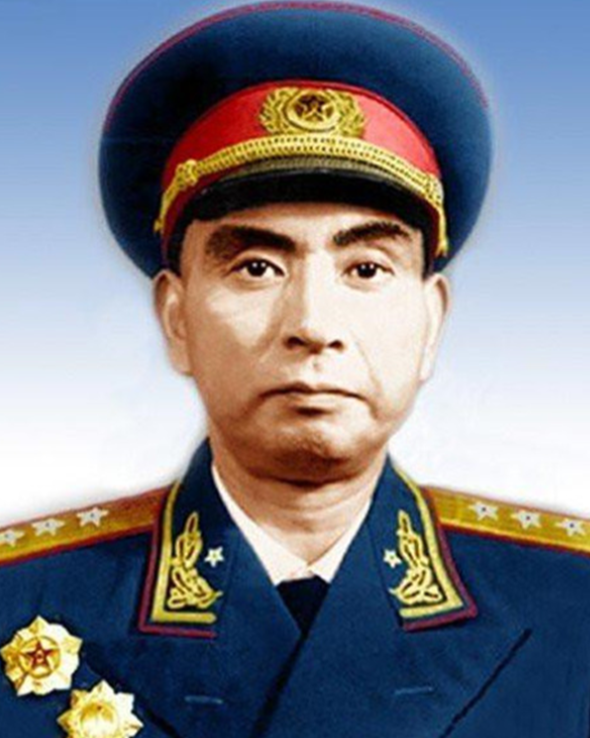 1949年11月，身为司令员的杨勇刚返回驻地，解散了手下的警卫员回到房中，马上就