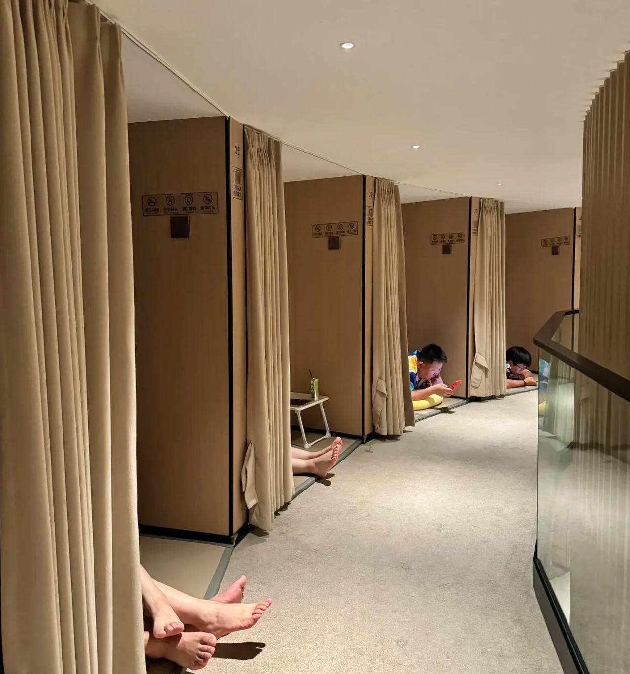不是，济南洗浴真的这样吗？ 大家没有觉得很容易传播疾病吗？