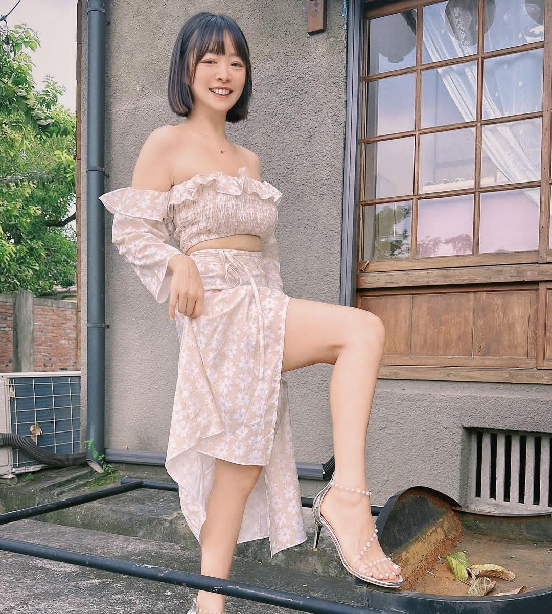 #礼仪接待穿多高的高跟鞋最好还不累#