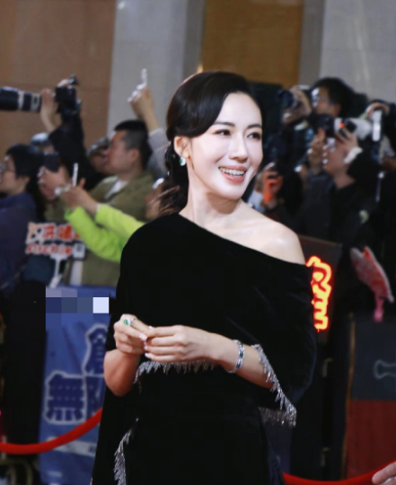 李施嬅没有获奖意难平呀！李施嬅确实也该有，蒋祖曼和龚慈恩都比王敏奕演得好，王敏奕