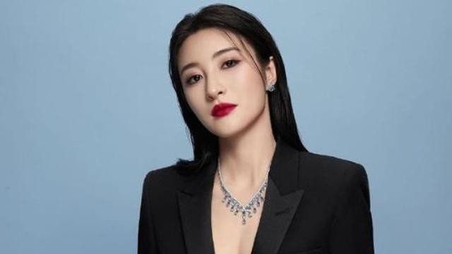 林夏薇首次音乐会反响热烈，发布会粉丝热情响应