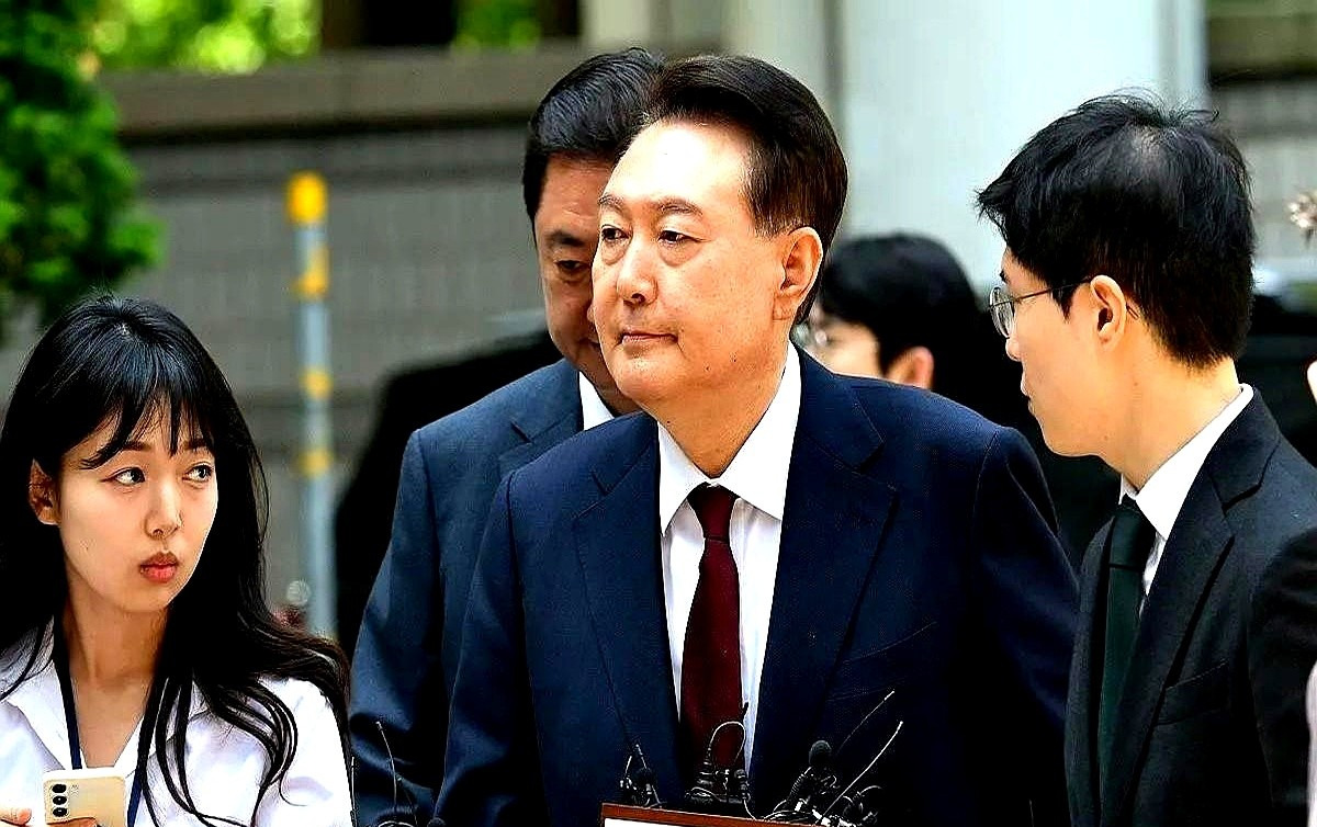 前总统尹锡悦面临死刑审判











天呐！你敢相信吗？前总统尹锡悦竟