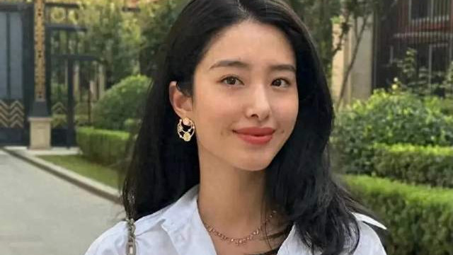 杨采钰正面回应未婚生娃，要求博主删除不实言论，可以发结婚证