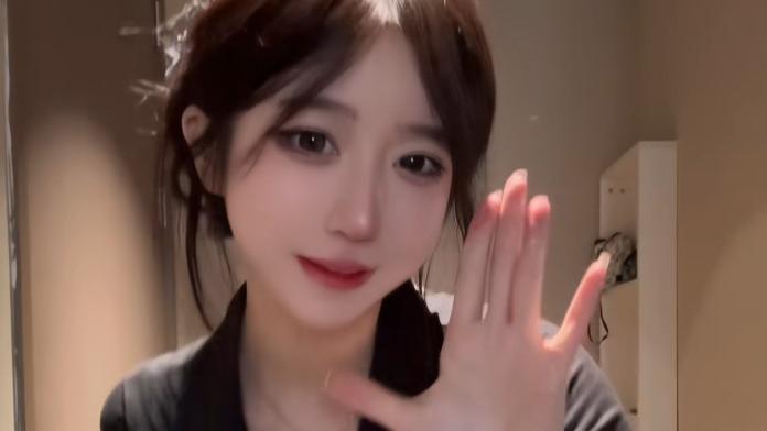 呆妹儿后悔“选错平台”，跳槽某音没挣到钱，与旭旭宝宝对比明显