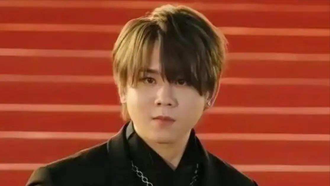 香港娱乐圈地震：资本裹挟，顶流迷途，王晶怒斥引发的风暴