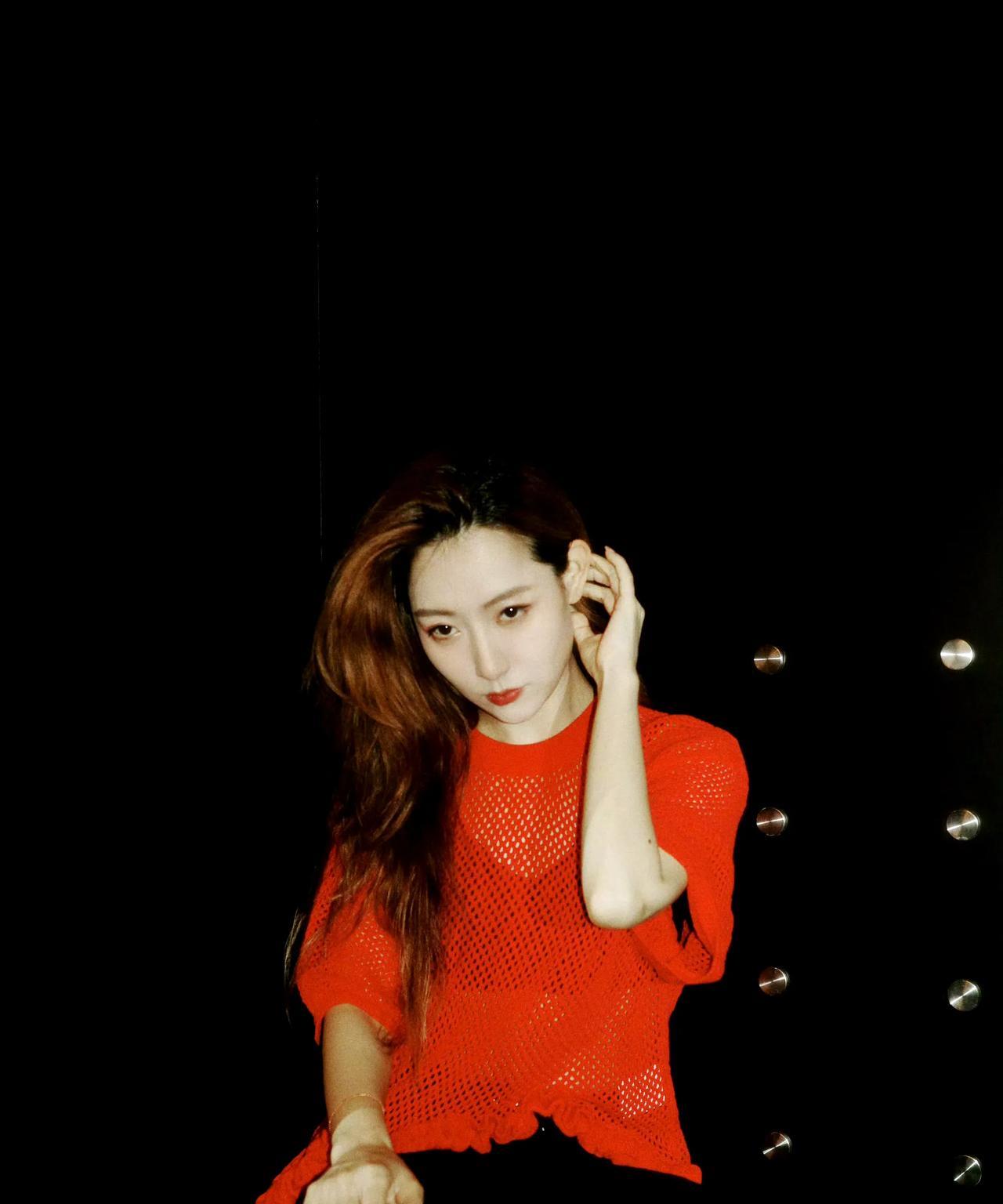 不愧是京城四大美女之首，京城第一白富美女星，直接对标韩国第一美女金喜善。哪怕快4