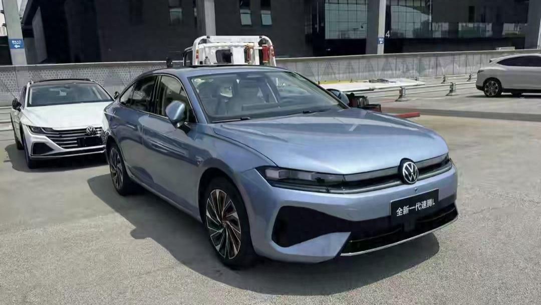 2025成都车展：全新一代速腾L现身，外观很漂亮，尾标300TSI