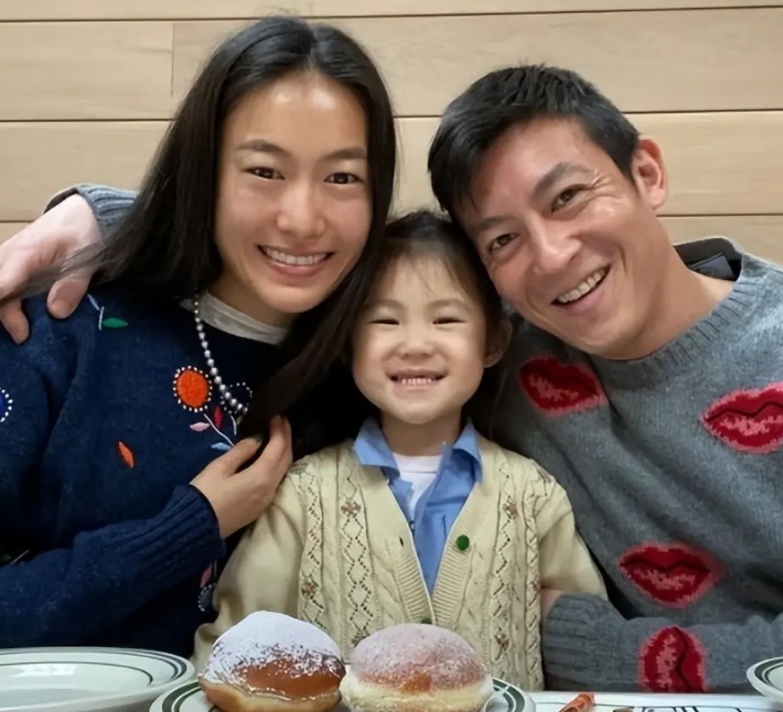 演员陈冠希说：“我老婆意外怀孕后，就问我要不要孩子？

那是2016年，我34岁