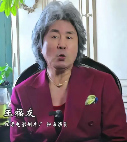 隔壁老王，悠着点吧，是影视界混不下去了还是咋滴，跑体育圈来碰瓷来了？
碰瓷你找个