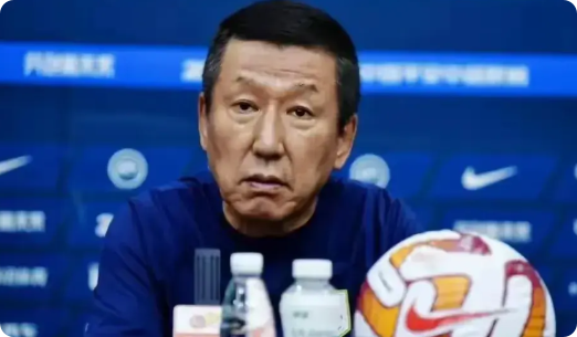 崔康熙：主场完败我承担全部责任，彭欣力是中场优秀球员！
泰山队0：3成都蓉城赛后
