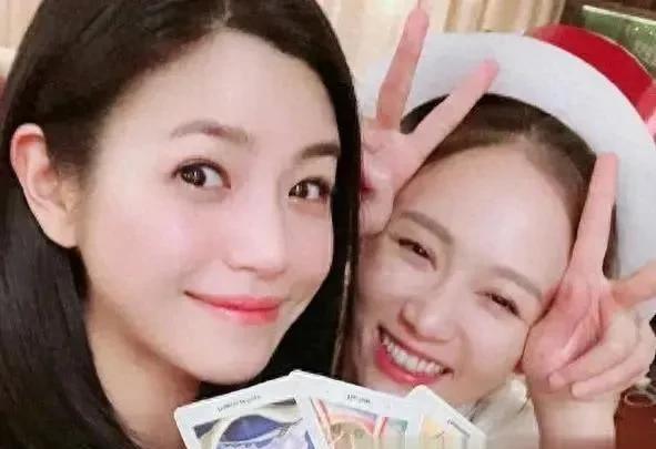 陈妍希深情寄语陈乔恩愿你一生幸福绵长