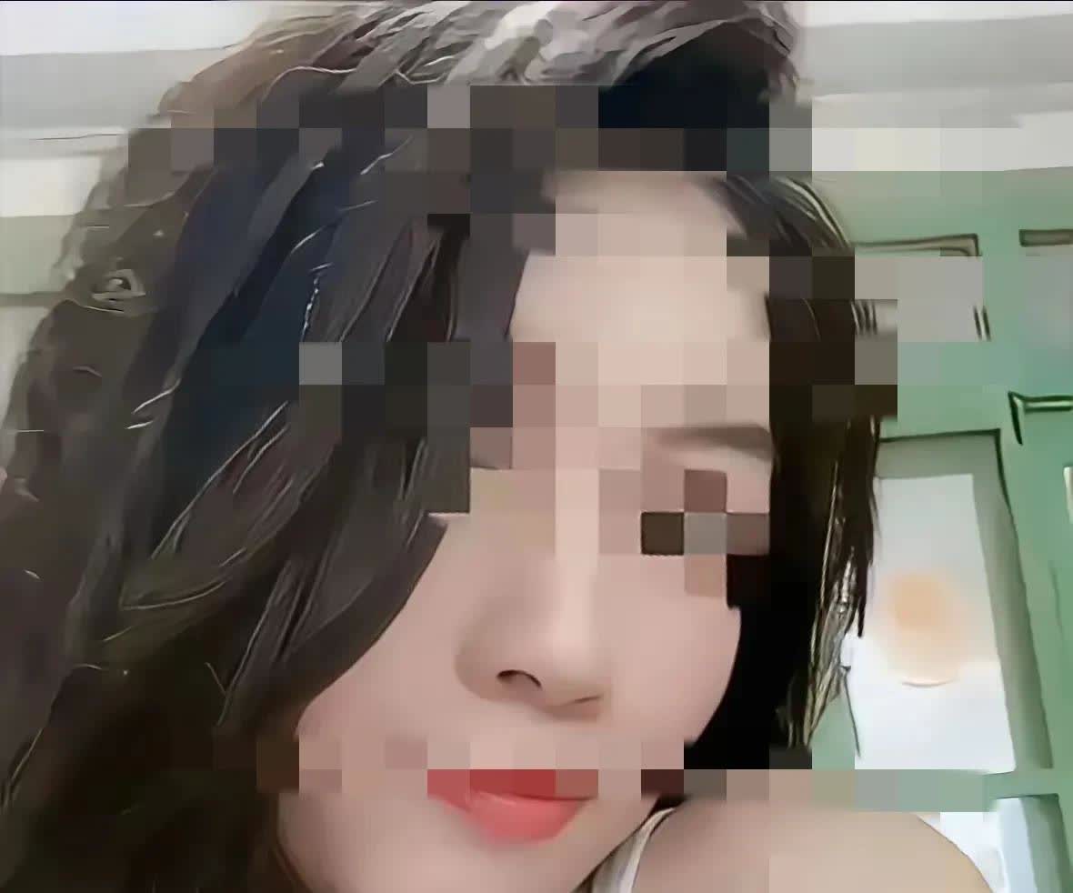 网络时代，很多人想借助流量赚大钱，开烧烤老板娘也不例外。离婚后她一个人带着孩子在