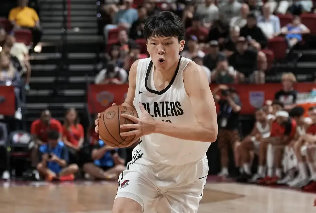 理性讨论，杨瀚森夏联表现!
中国球员，杨瀚森，初登联盟，中国球迷，兴奋异常，夏联