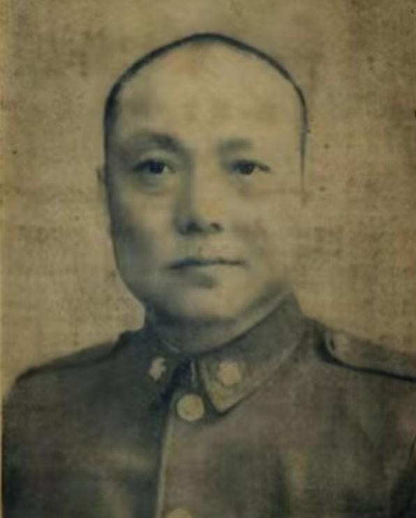 1956年，傅作义几次请求毛主席释放陈长捷，也几次去功德林探望他，然而陈长捷每次