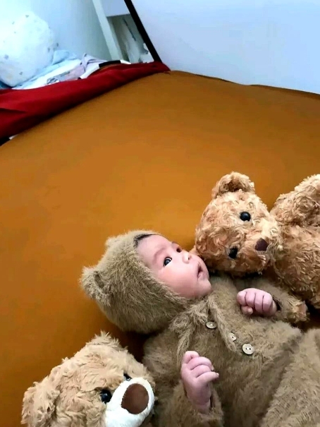 民法典规定，彩礼算女方的婚前财产。

不知道制定民法典此规定的人是不是昏头了？