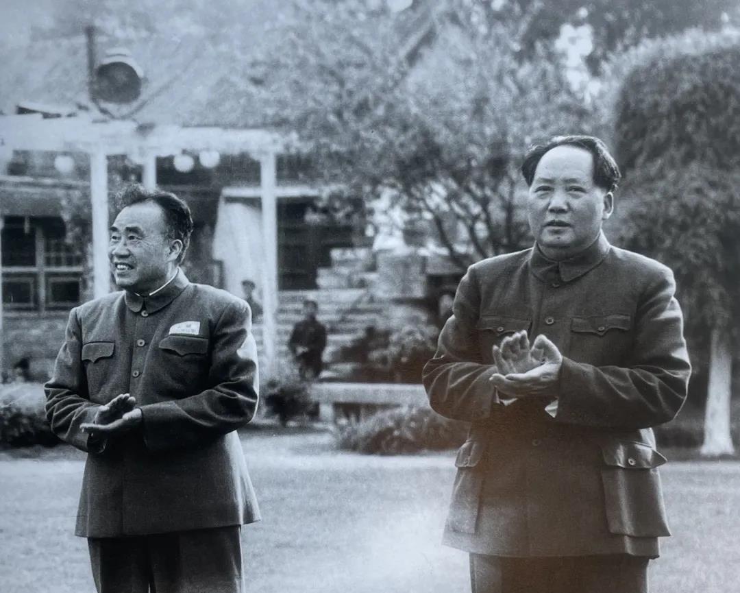 1969年8月20日，苏联驻美大使通知美方，苏联将向中国投放原子弹，毛主席听后，