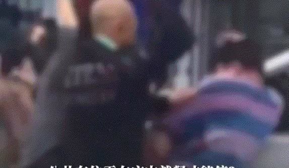 太恶劣了！江苏镇江一男子发视频称，端午假期，他带着妻子和女儿去安徽泾县旅游，期间