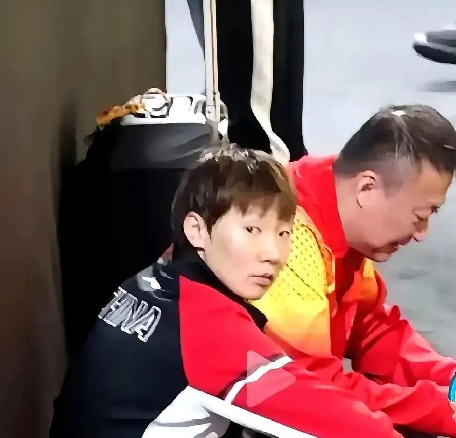 这照片拍的
怎么有莫名的偷感
有木有
有木有