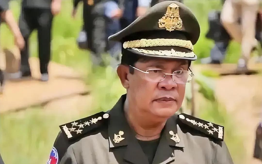柬埔寨洪森亲王也是一个惛君，干不了什么大事的小人。