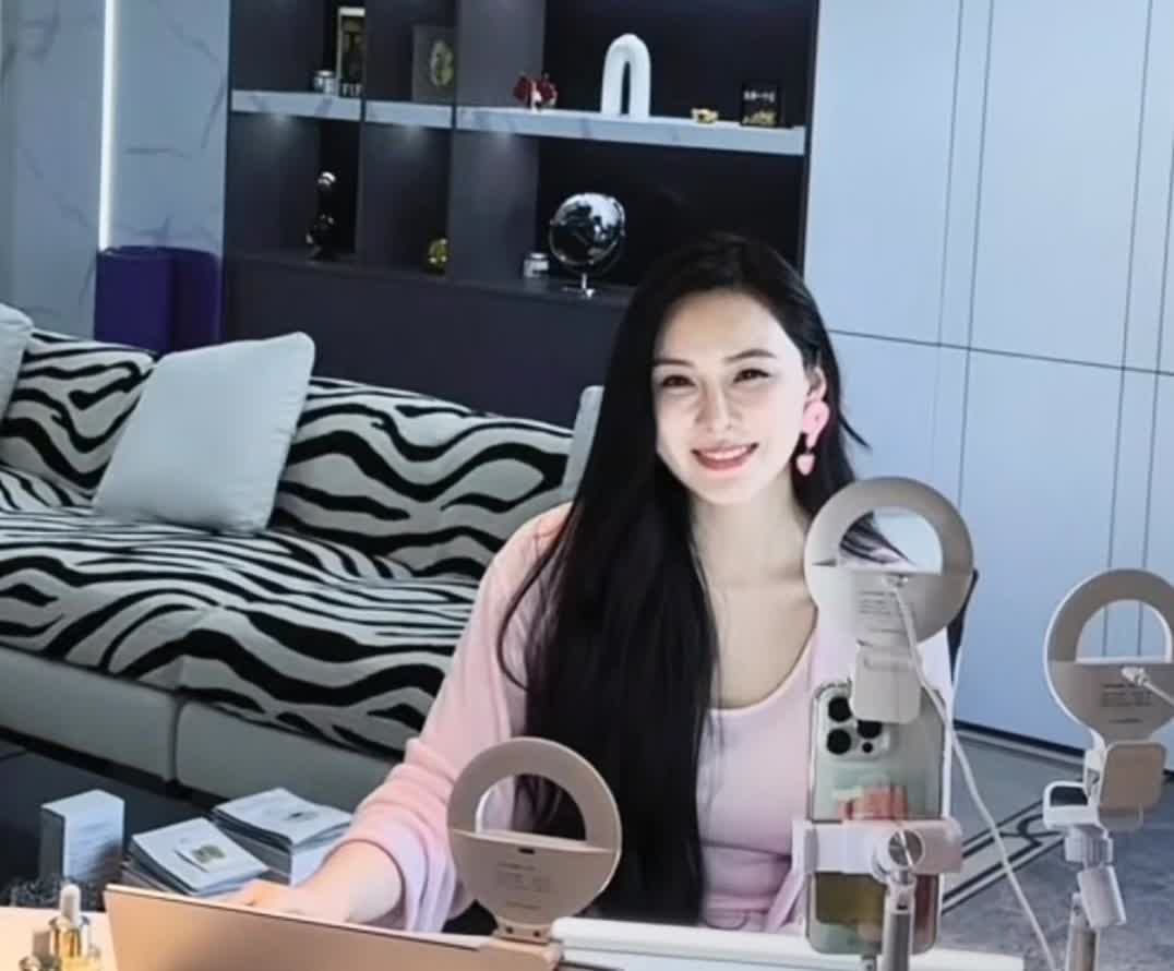 5.17后汪小菲前女友首露面…
看看这些词语她到底在描述谁呢？！：自然、漂亮、
