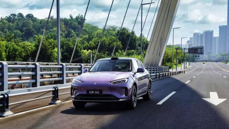 年轻人的心头好座驾！问界新M5 Ultra限时享至高2.7万福利