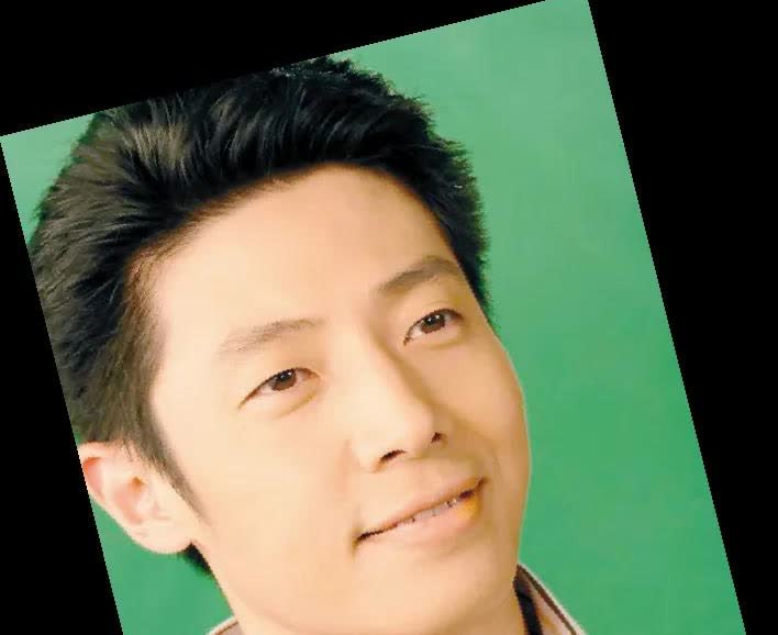 1994年，撒贝宁考大学前，参加了一次演出。谁知，老师忽然找他谈话：你不用参加考