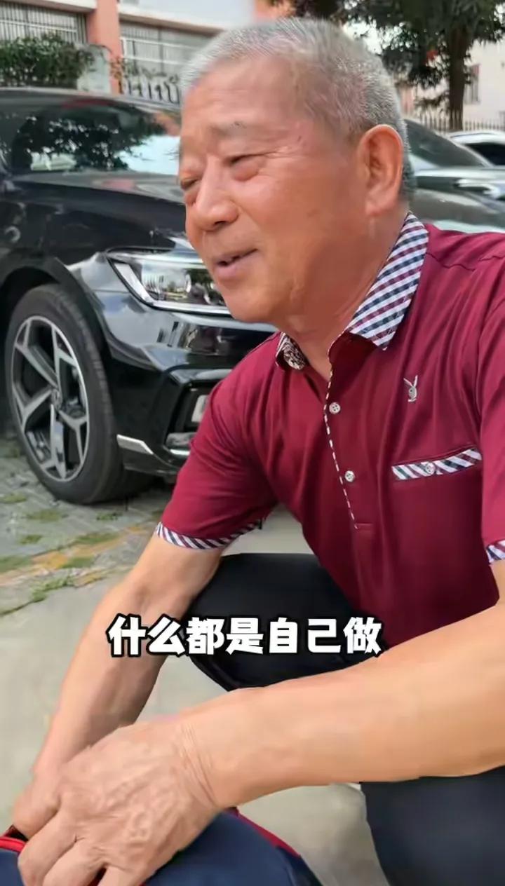 小网红天赐的母亲在67岁那年生下她，得到了广泛关注。
 
可以说老两口夫妻间是非