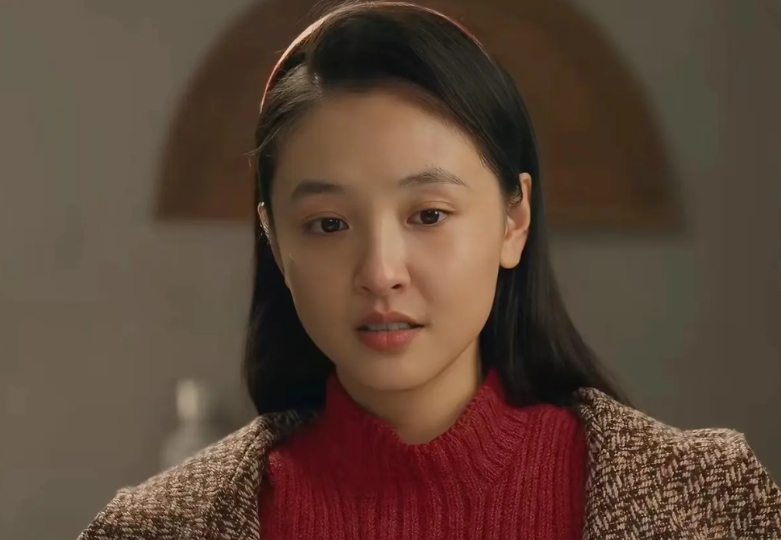 《六姊妹》：老三站队老六还能理解，不明白老四为何也要和老六沆瀣一气？

何家老宅