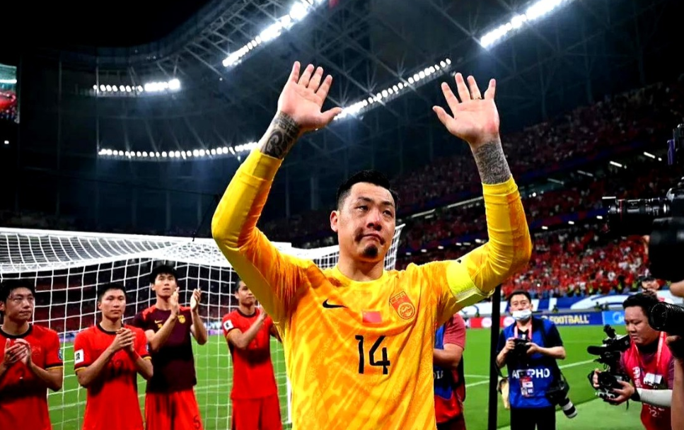国足1-0巴林，泰山队三名国脚全部首发登场。

王大雷，99分，一场近乎完美的发