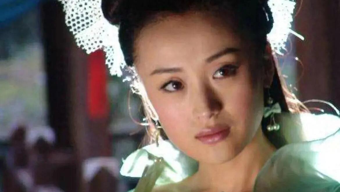 长得漂亮还戏约不断，出道26年没有绯闻，嫁给圈外丈夫过得很幸福