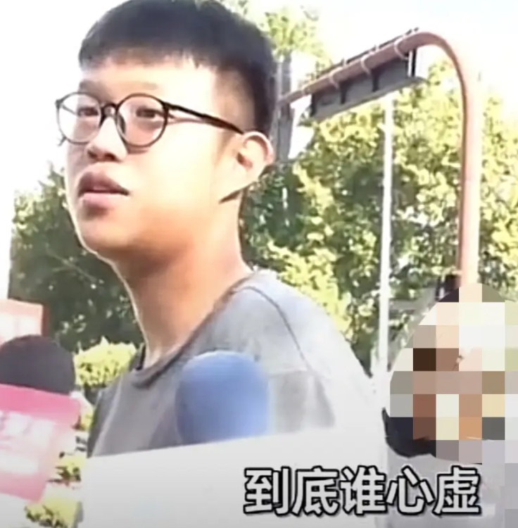 大儿子不愿意认这个父亲

是因为他爸把他赶了出来，对他不好，不是鉴定出来不是亲生