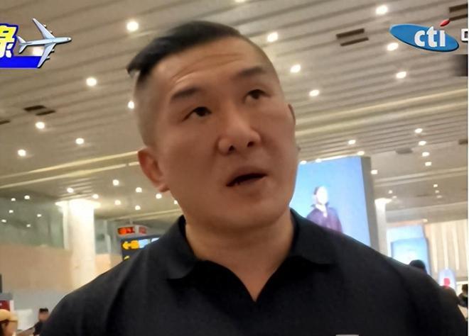 民进党政客建议他在大陆久住，馆长呛：有什么权力叫我不要回来？
台湾网红“馆长”陈