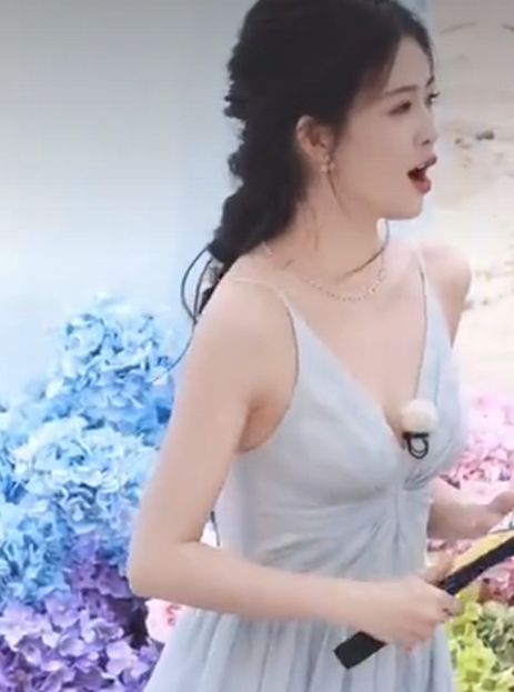 同是94斤左右，王楚然白鹿和章若楠同上跑男，谁更魁梧一目了然
王楚然、白鹿和章若