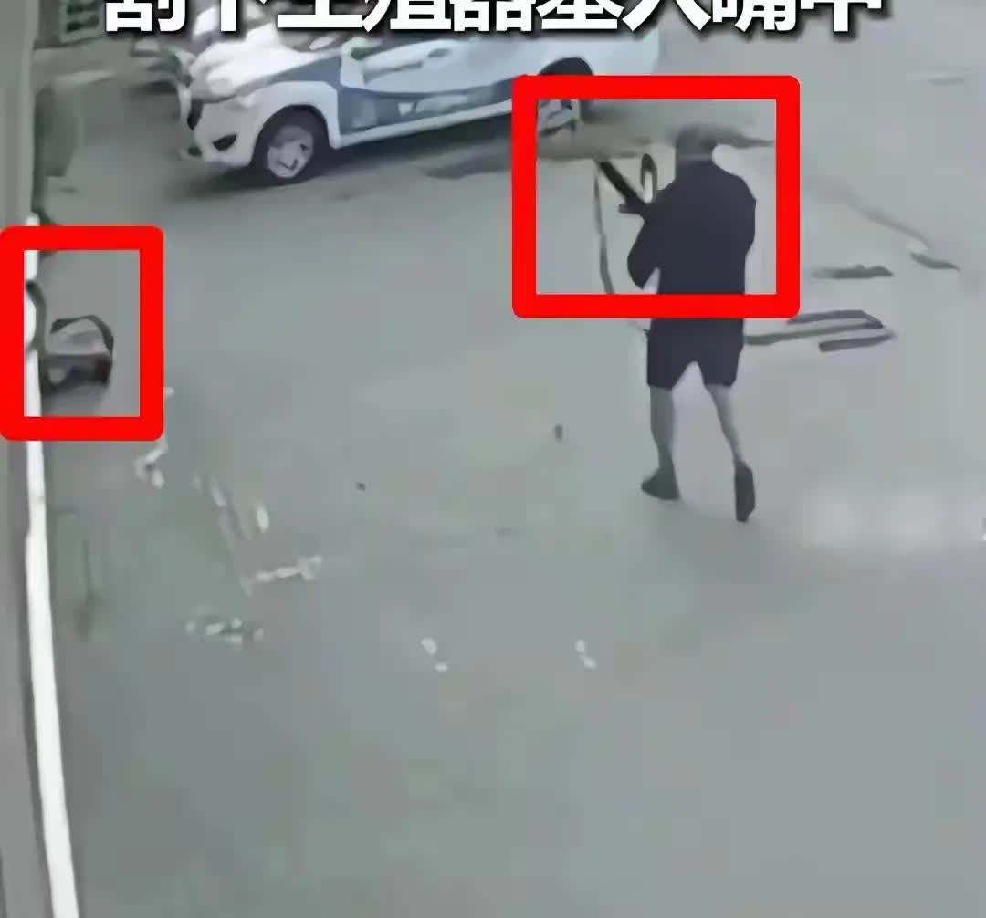 俄一军人休假回家，发现一个联邦政府的法官与自己妻子有染，结果开动扳机。