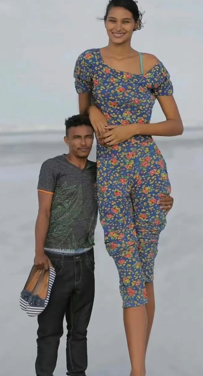 巴西最高的女人和她的丈夫