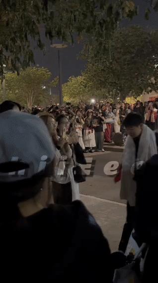 日本教练说：你们中国乒乓球能声生不息是有原因的，这么多的球迷来看比赛，在日本是不
