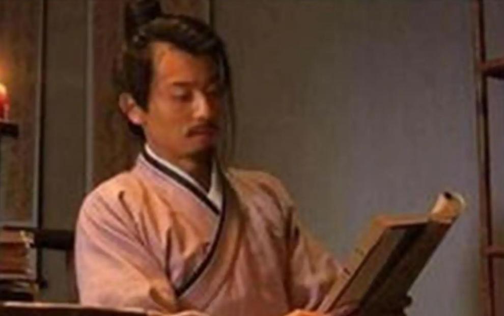 公元1553年，诏狱深处，传来微弱的呼声：“麻烦借个火。”



昏暗的牢房里，