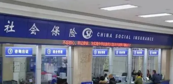 社保局绝对不会主动告诉你：
 
1.丧葬补助和抚恤金不会自动到账：必须携带有效的