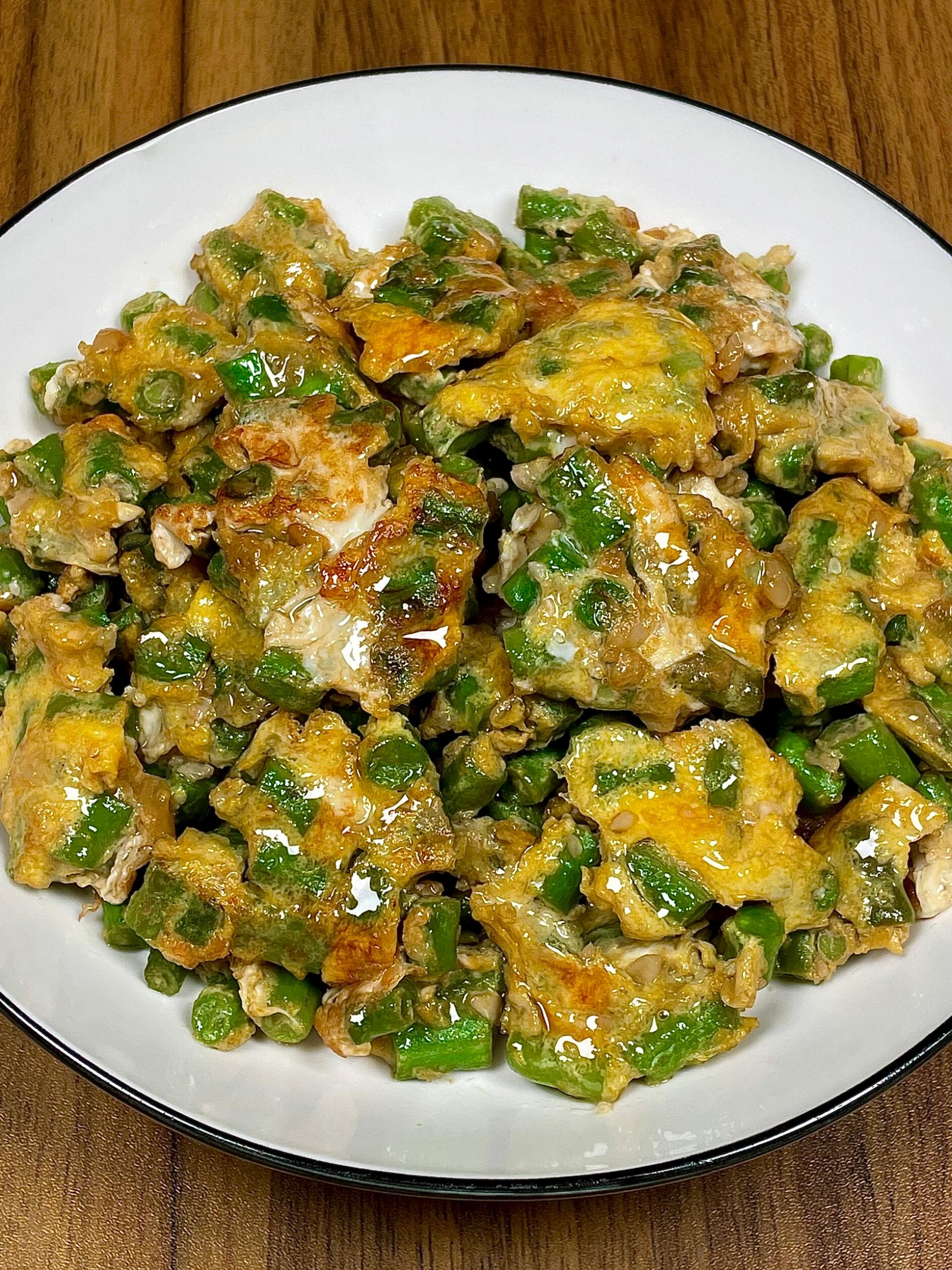香喷喷的豆角炒蛋！绝了！巨好吃
鲜嫩脆爽，鲜香入味，加了鸡蛋，煎的焦香焦香的，真