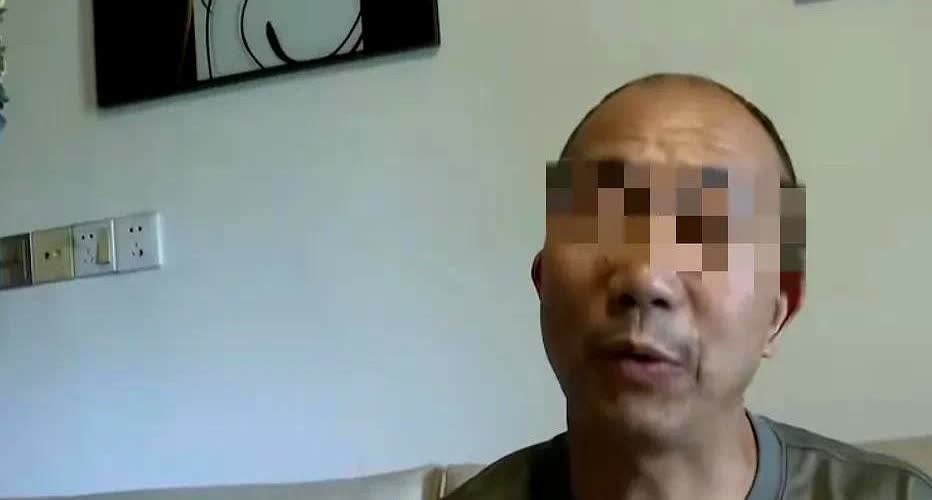 重庆一女子婚后跟着丈夫给人安装家具打下手，辛辛苦苦干了15年，收入却全进了丈夫口