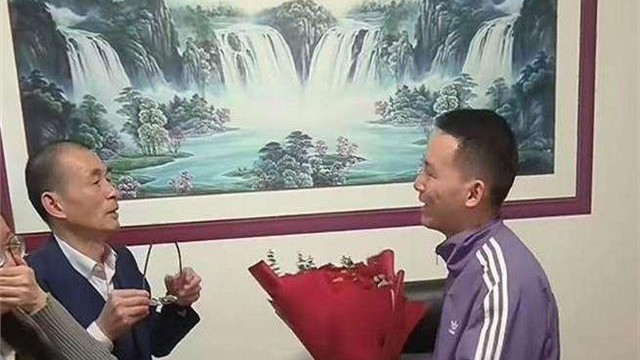 再反转！谢岳称儿子是唯一的，避谈妻子，浩男唱歌泪奔