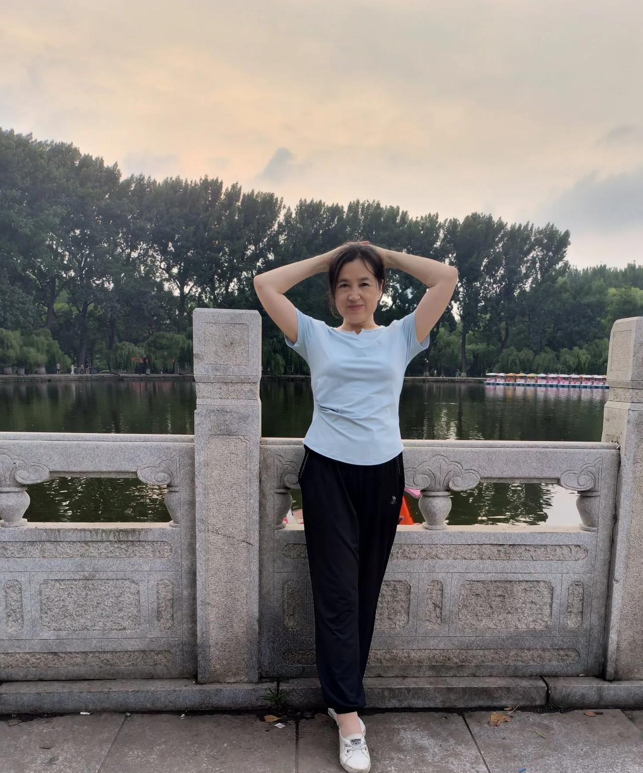 下大雨你会想些啥？做些啥？
73年出生，23年退休，退休金2721元，身高168