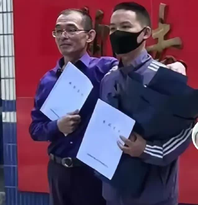 谢浩楠直到现在才知道自己的身世，他的身份通过人脸比对终于被揭开。原来，他是在深圳