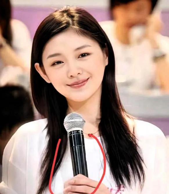 葛斯齐直播指出S妈不停试探汪小菲
致使汪小菲改变带孩子参加开业活动的决定
让其显