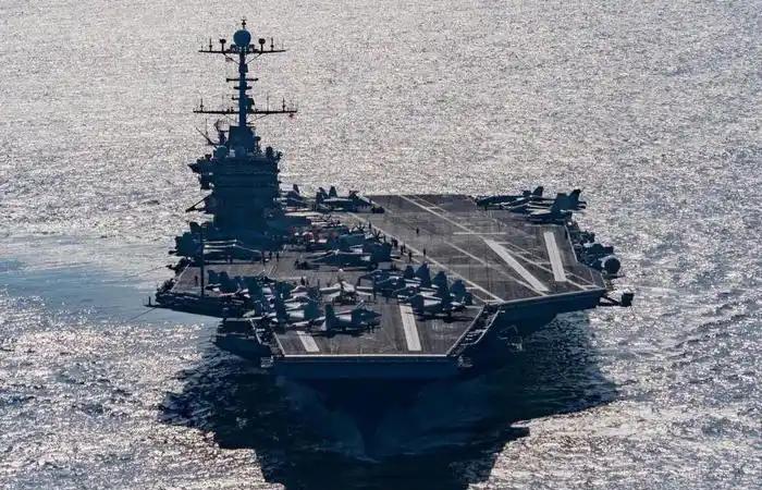美国“尼米兹”级核动力航母“卡尔文森”号采用的是在较低温度下加热海水分离盐分的做