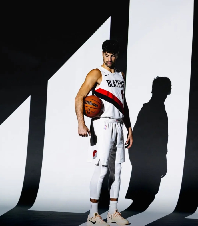 阿夫迪亚受伤已然无法挽回，是时候把眼光看向今年的选秀大会了。
毫无疑问，26年选