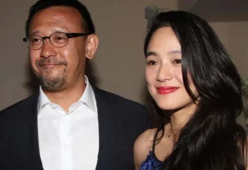 姜文与法国女演员桑德琳曾有过一段跨国婚姻，两人相识于电影拍摄期间，被彼此的才华所