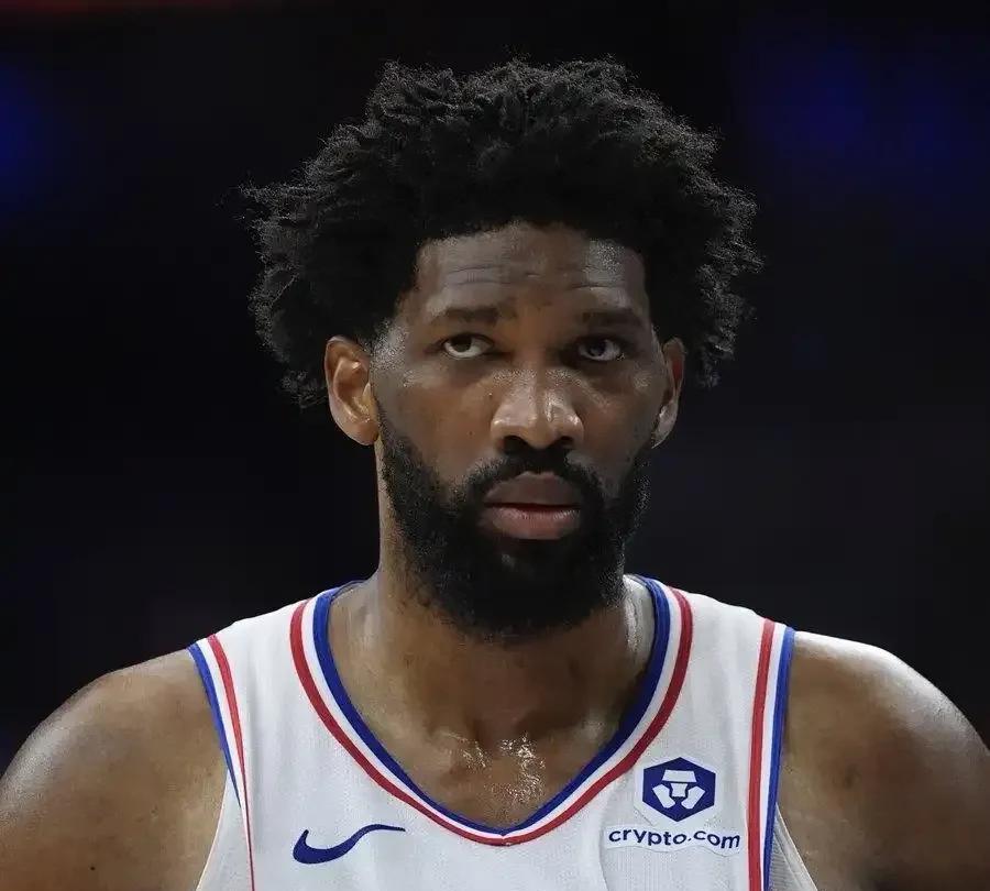 不可思议，NBA爆出1个魔幻的新闻！
费城76人队核心，乔尔恩比德，在打打停停，