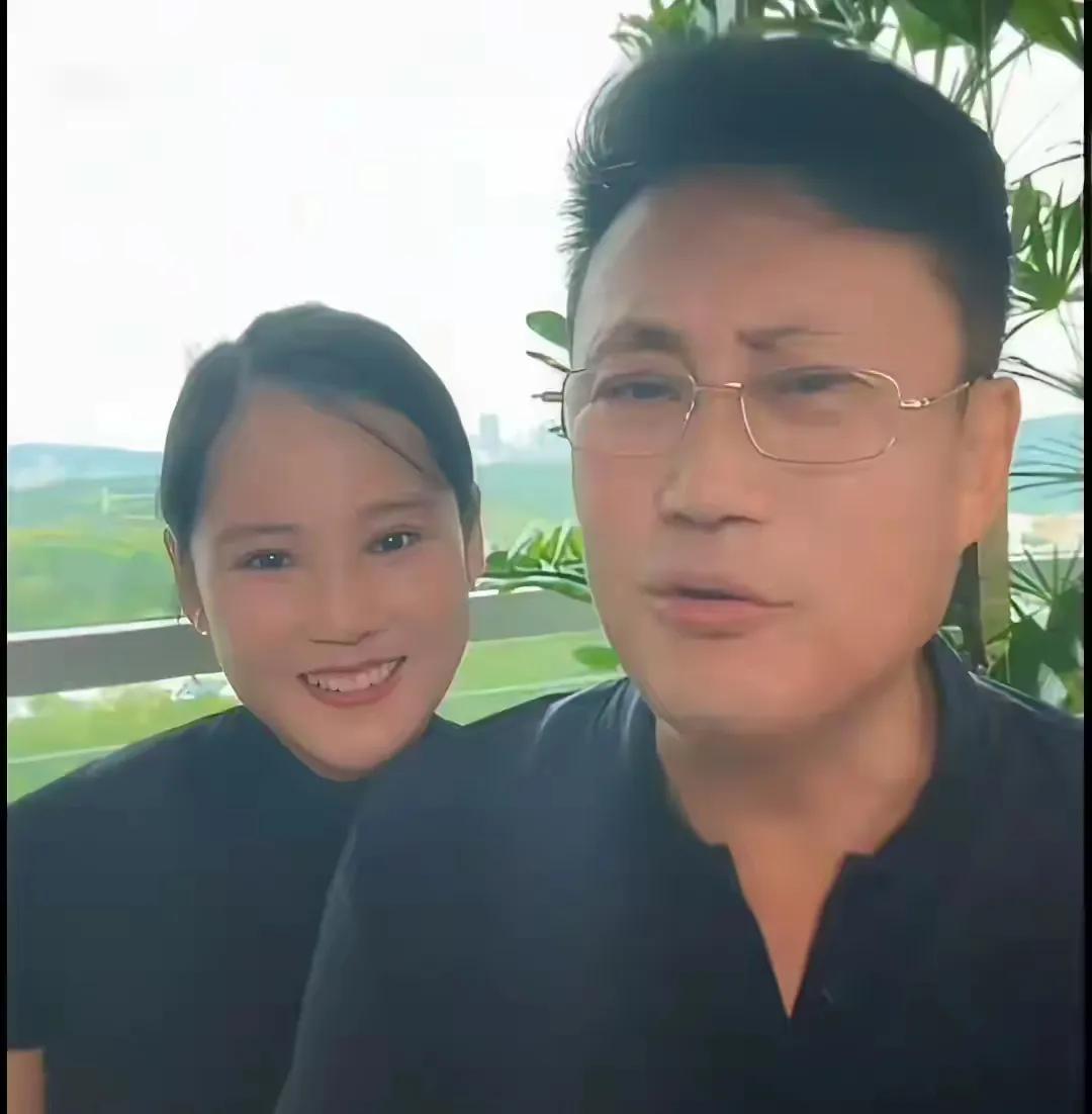 #秋日生活打卡季#耿为华又要做父亲了，老来得子，每一天都沉浸在喜悦里。他说妻子贺