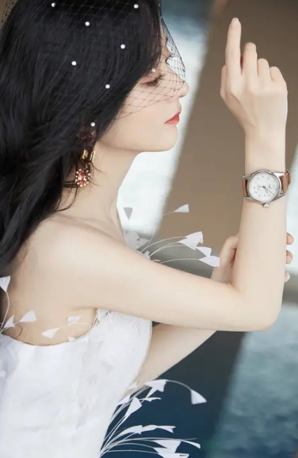 这三位女星都有各自的闪光点。
赵丽颖，从默默无闻到凭借《花千骨》等剧走红，她演的